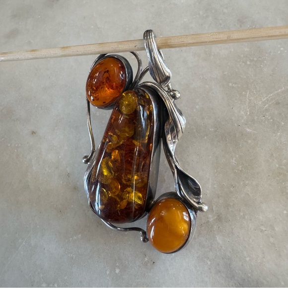 Vintage Sterling Silver Amber Pendant - large - Picture 12 of 14
